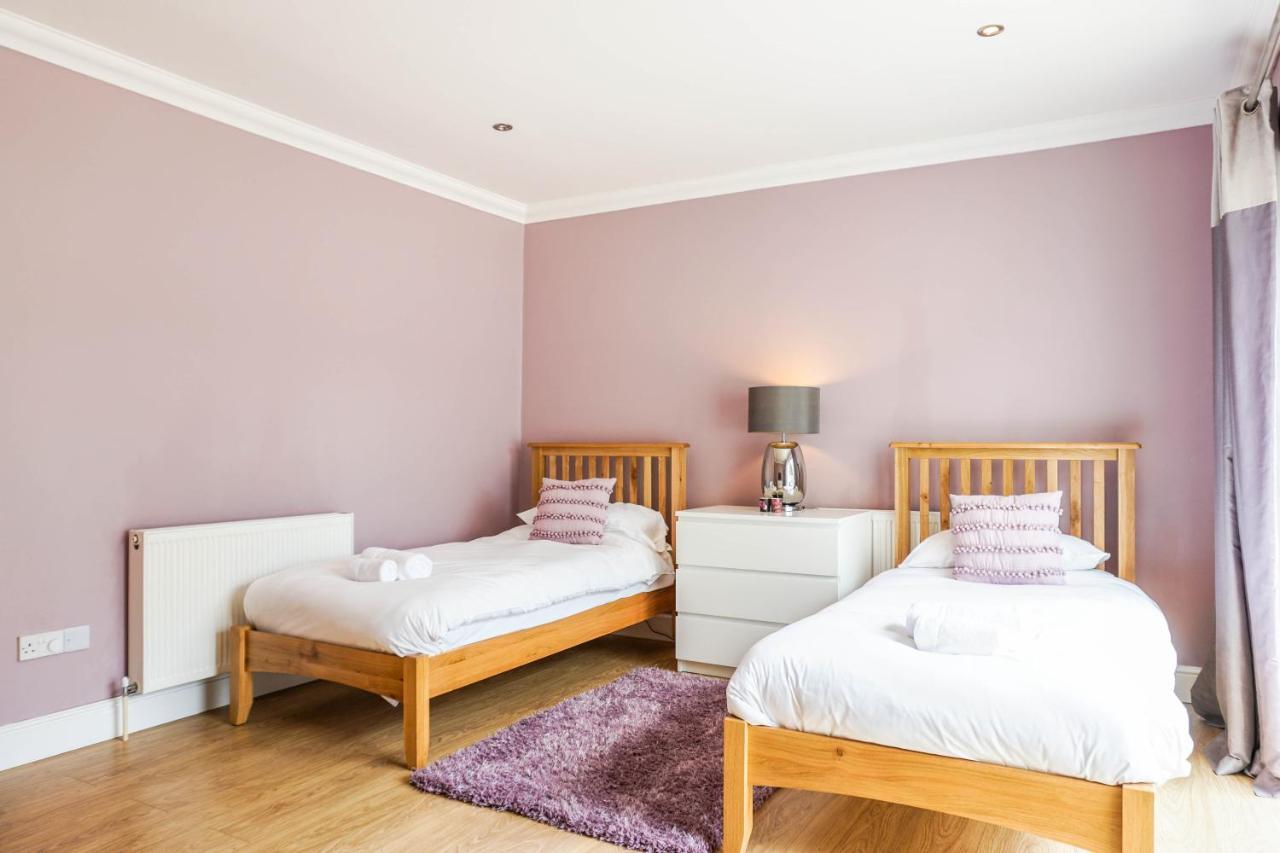 The Beach House - Fully Refurbed March 2024 Oystermouth Esterno foto
