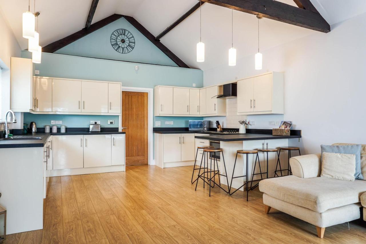 The Beach House - Fully Refurbed March 2024 Oystermouth Esterno foto